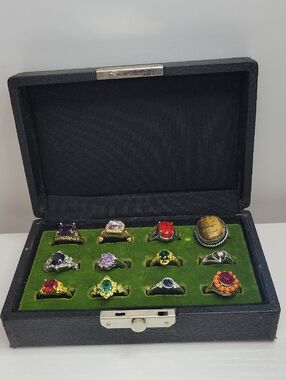 Vintage Ring Box Filled With Sz 6-7 Rings